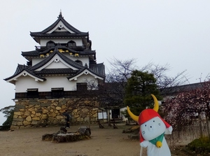 彦根城の天守閣は人気スポット！観光して歴史を学ぶ！ひこにゃんに会える？