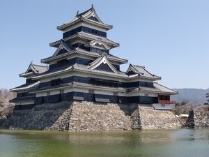 松本城観光と駐車場情報！国宝天守閣と城下町のおすすめを満喫しよう
