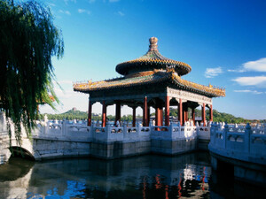 北海公園（北京）へ！蓮の池や九龍壁の見どころ多数！散策後は宮廷料理に舌鼓！