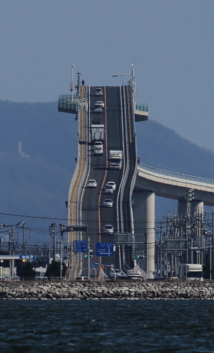 江島大橋はCMで話題の観光スポット！撮影ポイントはどこがおすすめ？勾配は？