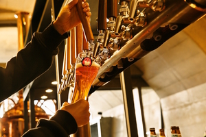 東京駅周辺のビールがおいしい店特集！安い人気店でクラフトビールが飲める！