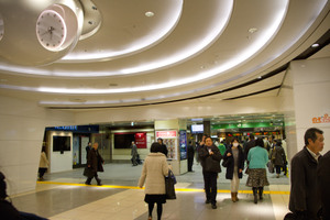 東京駅のお土産売り場の営業時間は？早朝から深夜までのお店の場所を調査！