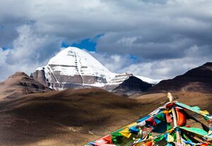 カイラス山はチベットの聖地！見所まとめ！巡礼文化やツアー・行き方・水晶など