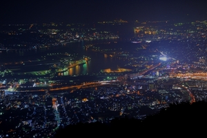 皿倉山の夜景は九州随一！展望台や人気のケーブルカーなど観光情報を紹介！