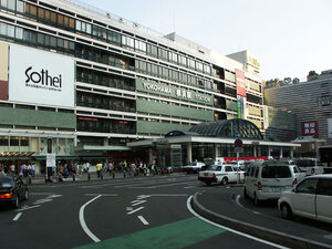 横浜駅周辺の観光！ご飯・ショッピングの人気スポットや駐車場情報も