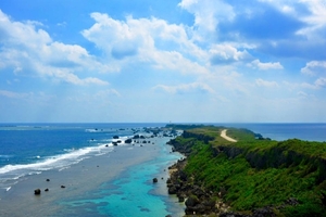東平安名崎の絶景を望む灯台へ！宮古島の最東端から感動の景色を見よう！