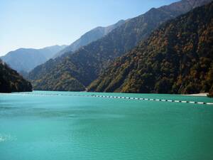 三河湖はバス釣りやドライブが人気の観光スポット！キャンプ場もあり！