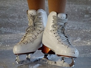 明治神宮外苑でスケートを！オールシーズン滑れるおすすめリンク！