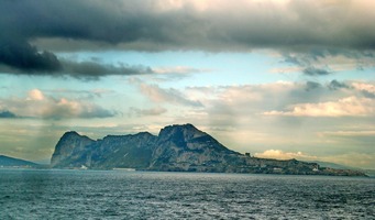 ジブラルタル観光の見どころまとめ！発着が危険と言われる空港も名所の一つ！
