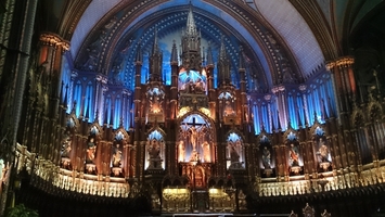 カナダのノートルダム大聖堂はモントリオールにあり！豪華絢爛なオルガンも！