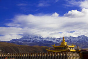 康定観光のアクセス・交通状況やチベット情報！市街地の様子や見どころも紹介！