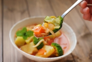 セブンイレブンのスープが人気！具沢山で野菜が摂れる商品などカロリーも紹介！