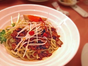 湯島の担々麺は阿吽が鉄板！東京イチとも言われる辛うまの人気グルメを紹介！