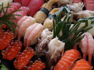 山さん寿司は金沢近江町市場の人気店！行列店の豪華海鮮丼をご紹介！