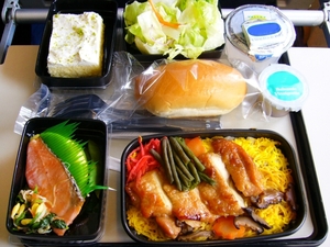 ANAの機内食の魅力を徹底紹介！エコノミー・ビジネスのこだわりメニューは？