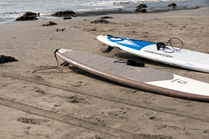 国府の浜は絶好のサーフィンスポット！波の様子から周辺の宿・駐車場も紹介