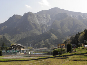 武甲山の登山ルートと登るコツを紹介！駐車場やアクセス・周辺カフェもチェック！