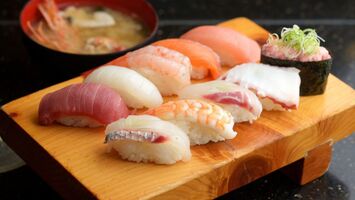 札幌なごやか亭は観光客からも大人気！絶対食べるべきこぼれシリーズとは？