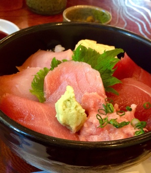 清水港みなみは静岡で有名なまぐろ丼専門店！人気メニューや予約方法は？