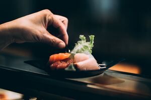 「銀座しのはら」はミシュランに選ばれた日本料理店！予約必須の人気の理由は？