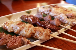鳥徳は茅場町で人気の鳥肉専門店！焼き鳥や弁当など人気の料理を一挙紹介！