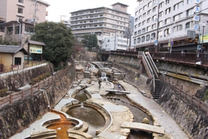 有馬温泉「太閤の湯」は種類豊富なお風呂や宿泊で人気！料金や駐車場は？