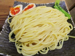 麺や 高倉二条は京都のラーメン界で異彩を放つ！豚骨魚介スープのつけ麺が人気！
