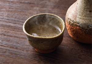 熱燗に合うおすすめの日本酒13選！度数やレンジでの作り方もご紹介！