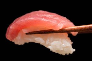 くら寿司でカロリーが低いメニューは？シャリプチや糖質オフが女性から大人気！