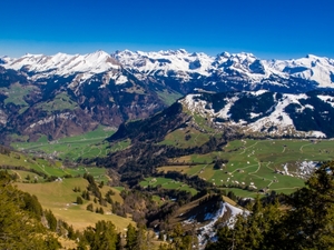 スイスの山で美しい景色を満喫しよう！登山やハイキングにおすすめの場所もあり！