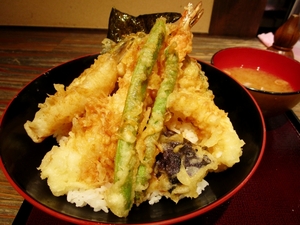天ぷら「山の上」は山の上ホテルの有名店！文豪も通った老舗の天丼を味わおう！