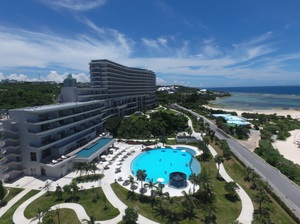 ホテル オリオン モトブ リゾート＆スパの客室からエメラルドビーチを堪能♡