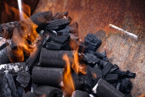 オガ炭はバーベキューにおすすめ！備長炭との違いや着火方法・注意点は？